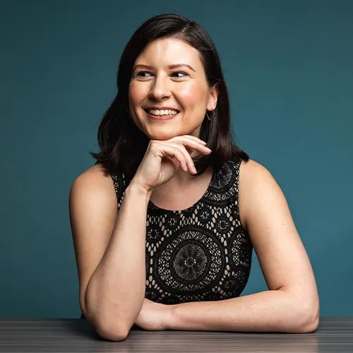 Headshot of Eva Kis